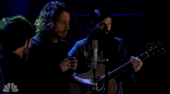 Chris Cornell faz cover de Pearl Jam