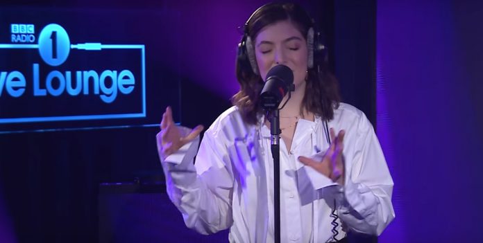 Lorde canta Phil Collins