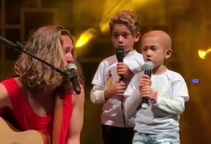 Encontro de gerações: Supercombo e Vitor Kley falam do passado com os pés  no presente na inédita Tarde Demais