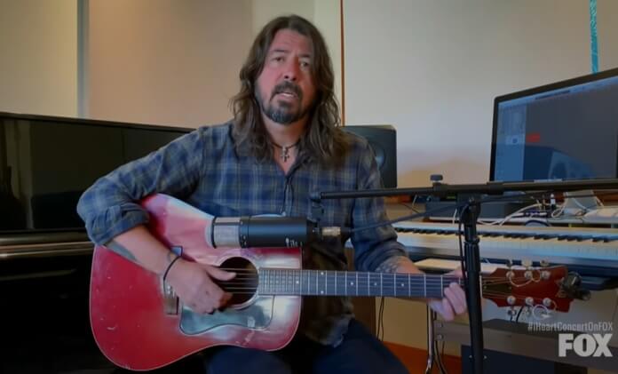 Dave Grohl toca My Hero em festival da iHeartRadio