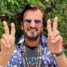 Ringo Starr comemora seu aniversário de 81 anos promovendo "paz e amor"