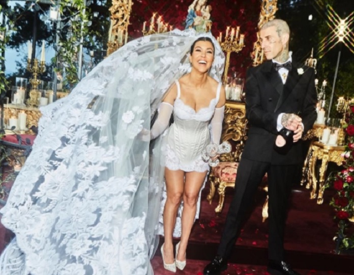 Travis Barker e Kourtney Kardashian se casam na Itália em cerimônia de luxo; veja as fotos