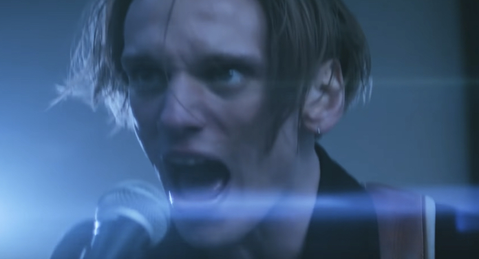 Jamie Bower com o COUNTERFEIT. em "As Yet Untitled"