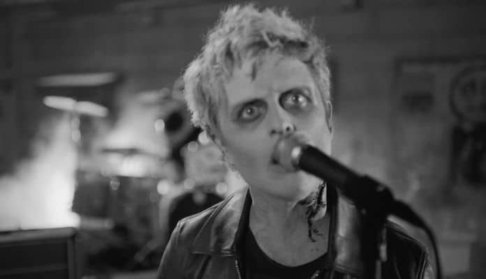 Green Day compara TikTok à morte em música em que critica o "sonho americano"