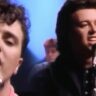 Tears for Fears no clipe de "Everybody Wants to Rule the World", uma das músicas mais ouvidas dos Anos 80