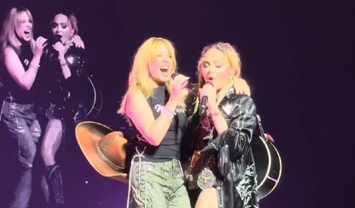 Madonna recebe Kylie Minogue no palco