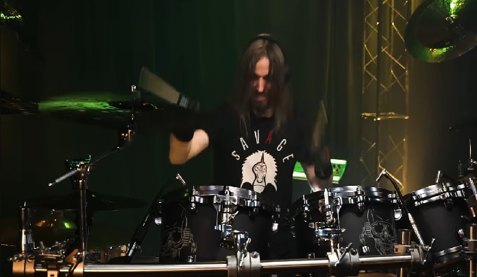 Baterista do Megadeth toca Paramore
