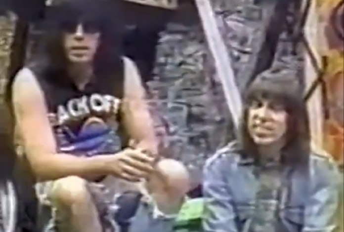 Ramones fala sobre lugares estranhos para tocar