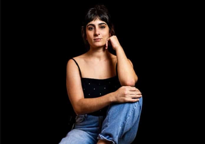 Exclusivo: Clara Castro aborda a necessidade do movimento em seu novo single "A Torre"; ouça