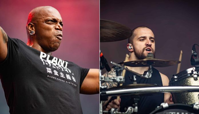 Derrick Green e Eloy Casagrande tocando com o Sepultura