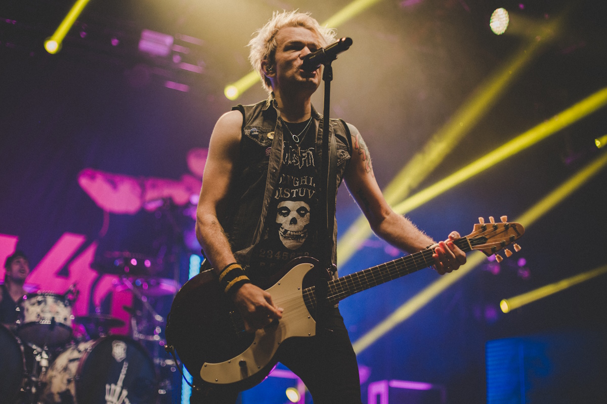 Deryck Whibley, vocalista do Sum 41