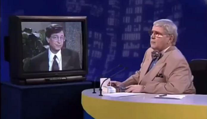 Surreal: em entrevista a Jô Soares em 1995, Bill Gates previu sucesso dos smartphones