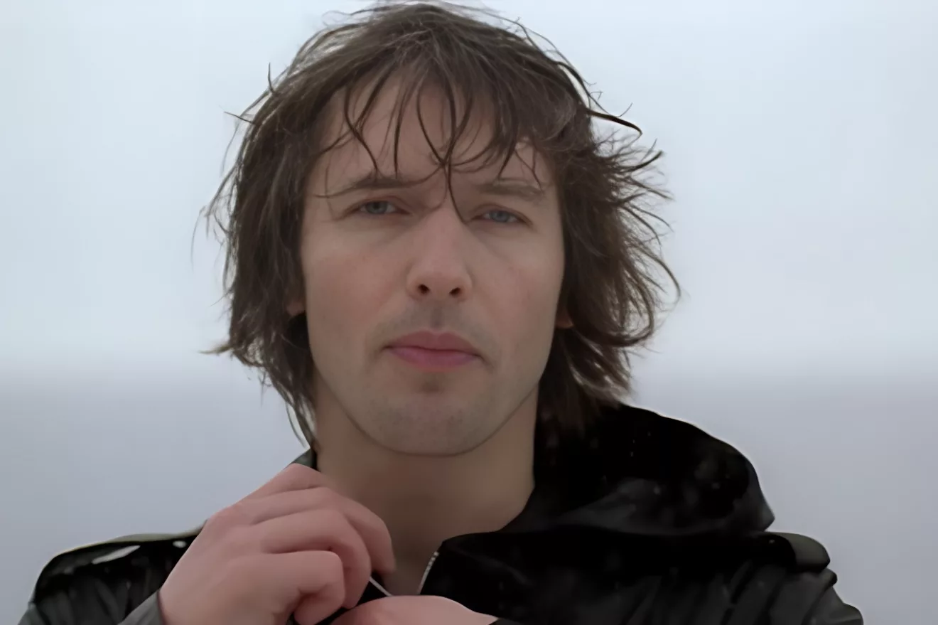 "You're Beautiful", de James Blunt, é uma das músicas que têm erros de gravação e você nem percebeu