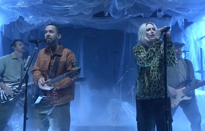 Linkin Park faz performance de “The Emptiness Machine” no programa de Jimmy Fallon; veja